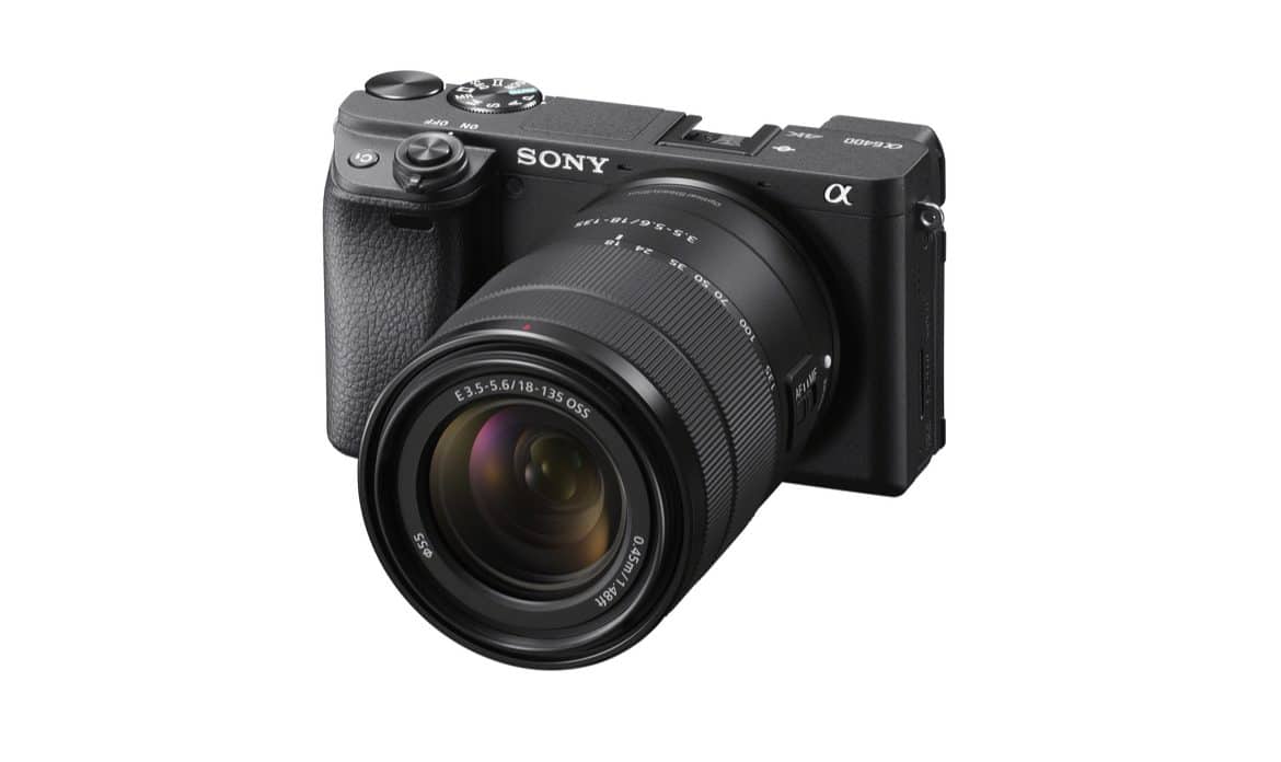 Sony lança câmera α6400 com autofoco mais rápido e gravação de vídeos 4K